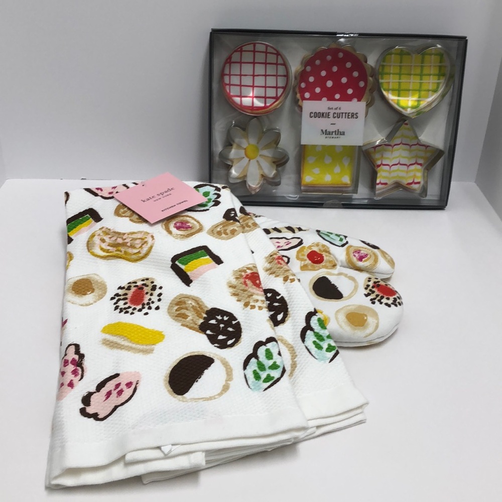 Kate Spade Cookie 🍪 kitchen set & cookie cutters